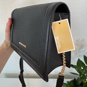Michael kors crossbody bag